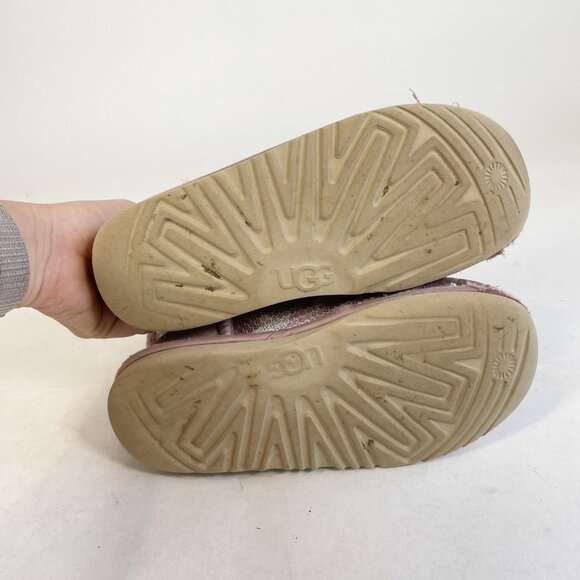 UGG Classic Short II Sequin Star Snow Boot Pink Size 4 Kids Wool Lined 1107988K - Picture 8 of 11